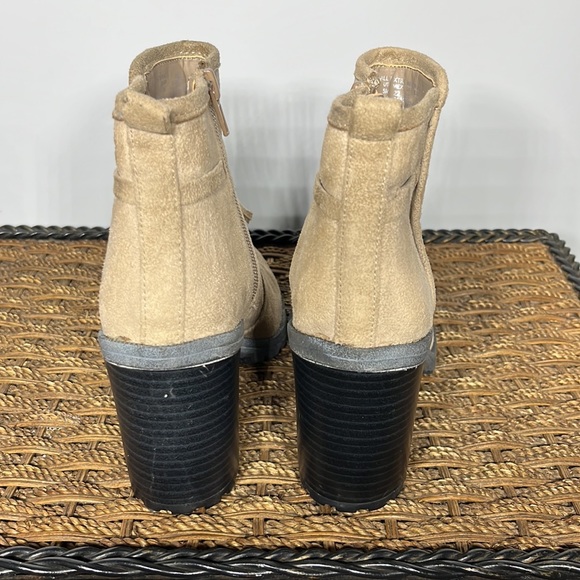 NWOT brown Jacqueline smith boots with chunky heel and  zipper on side - Picture 4 of 6